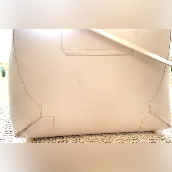 Vintage ST. JOHN Shoulder Handbag With Gold plaque. - Picture 7 of 10